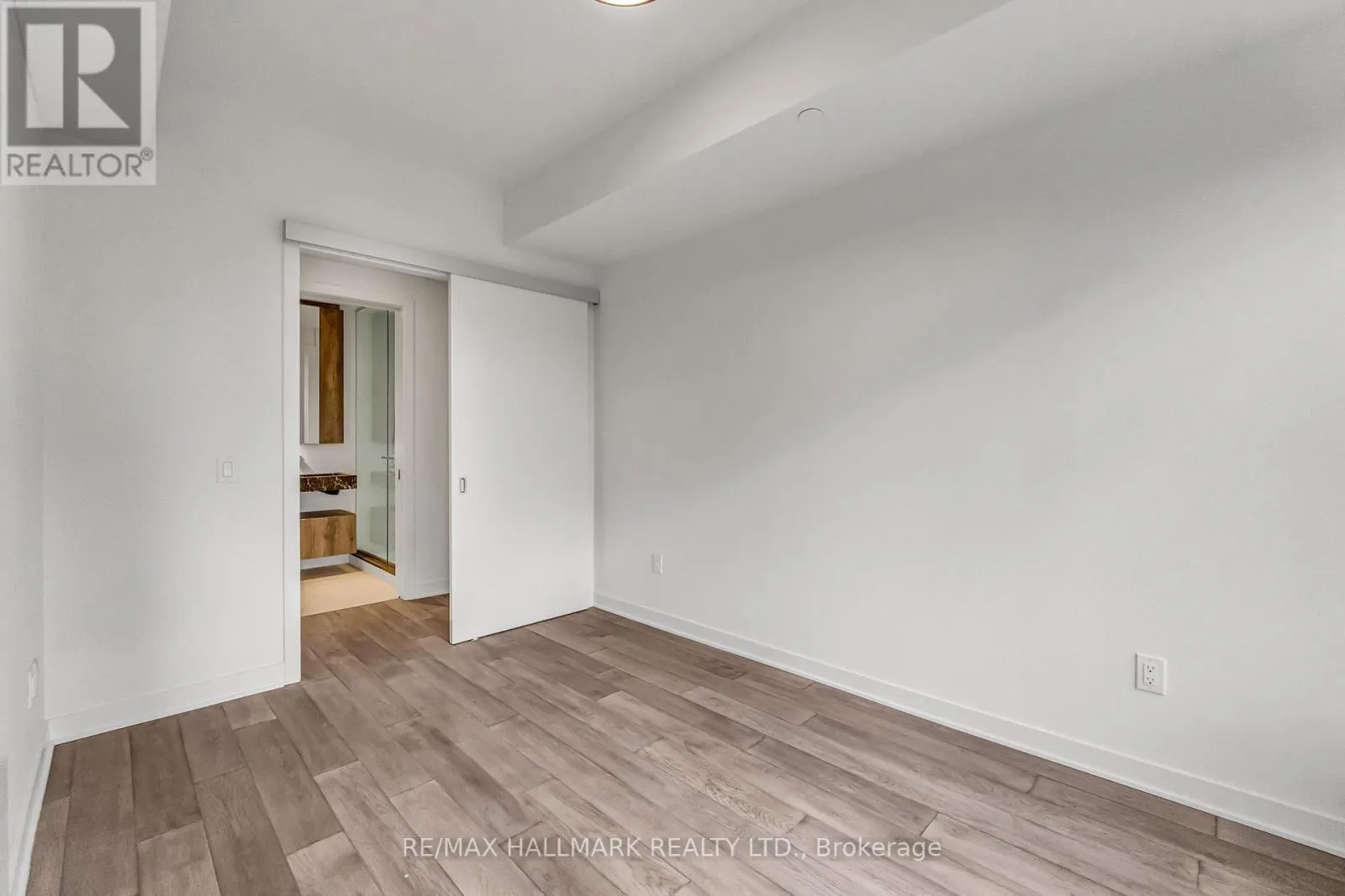 1812 - 11 YORKVILLE AVENUE