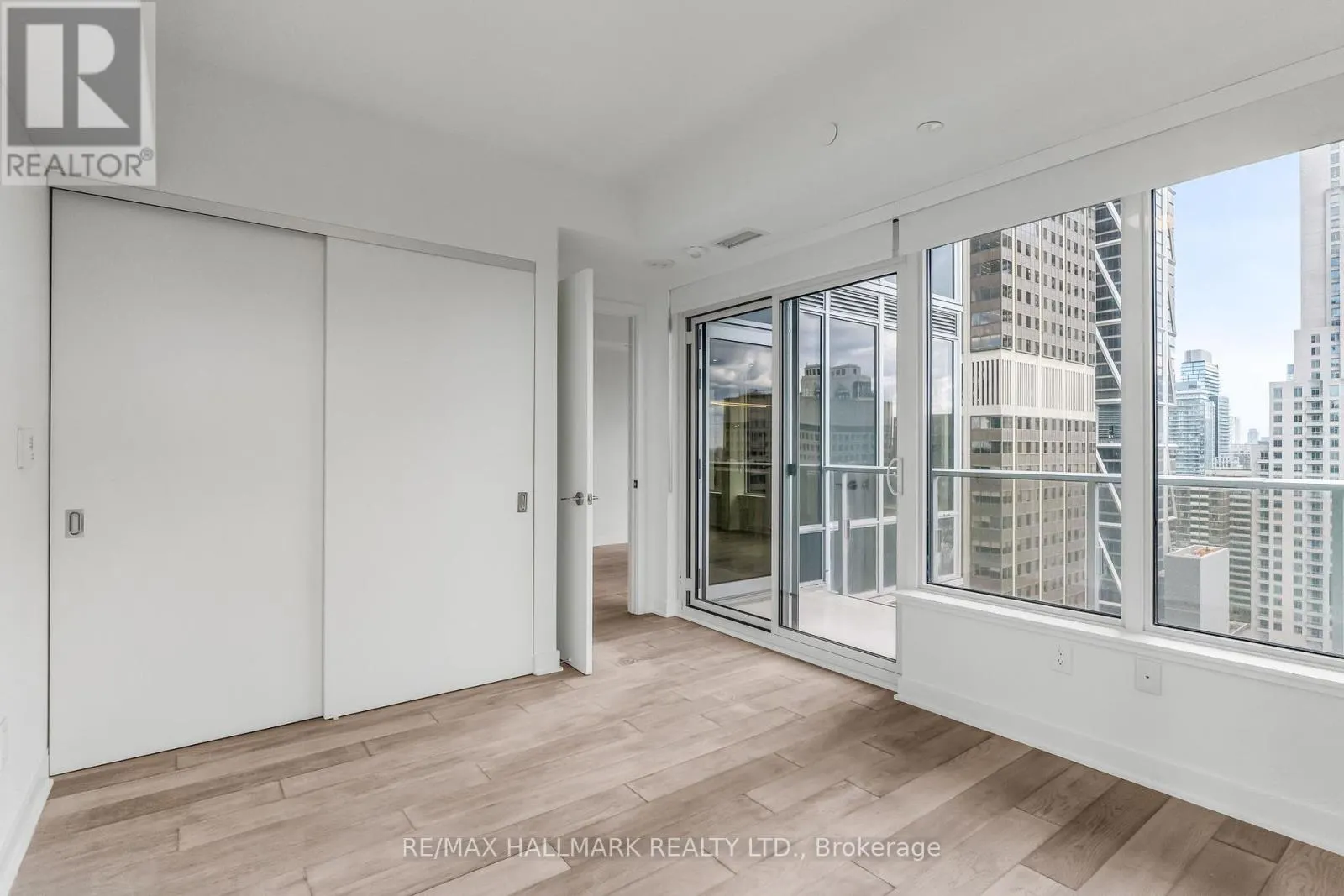 1812 - 11 YORKVILLE AVENUE