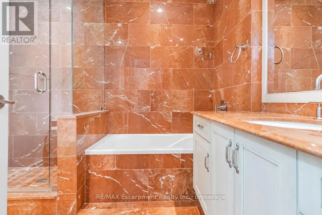 304 - 68 YORKVILLE AVENUE, #304