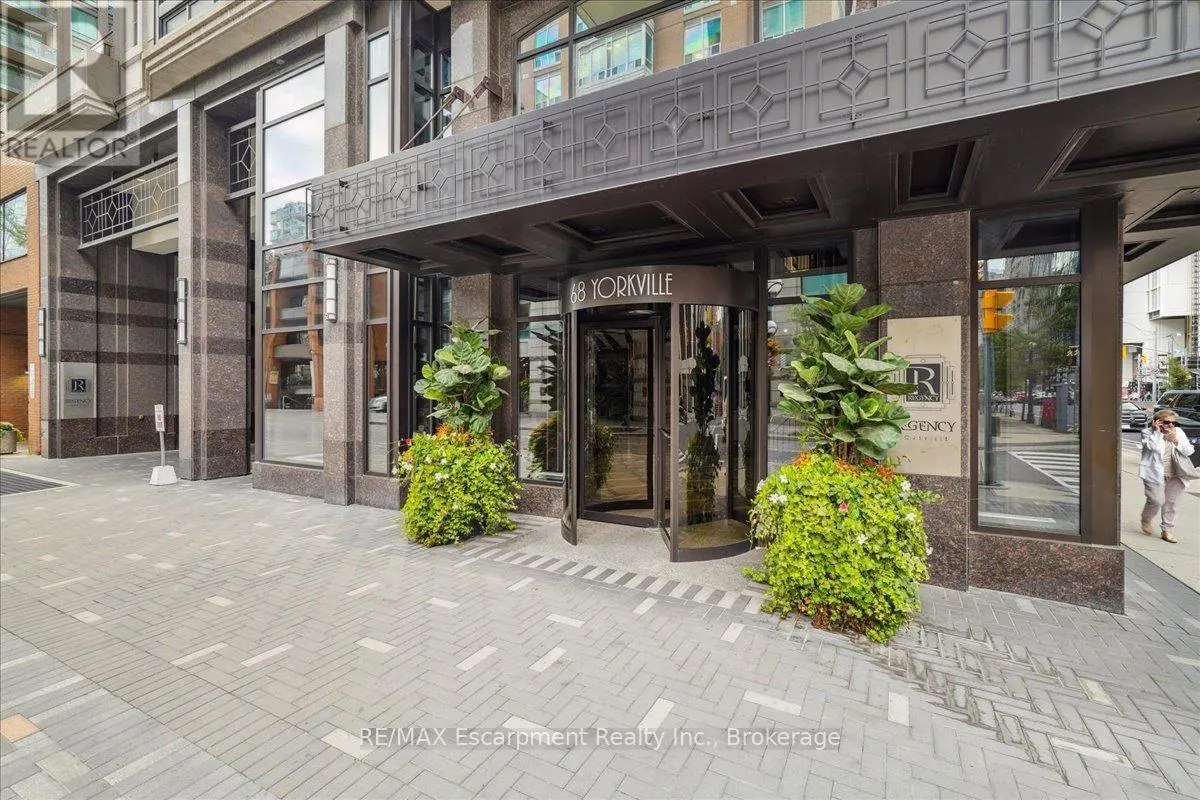 304 - 68 YORKVILLE AVENUE, #304
