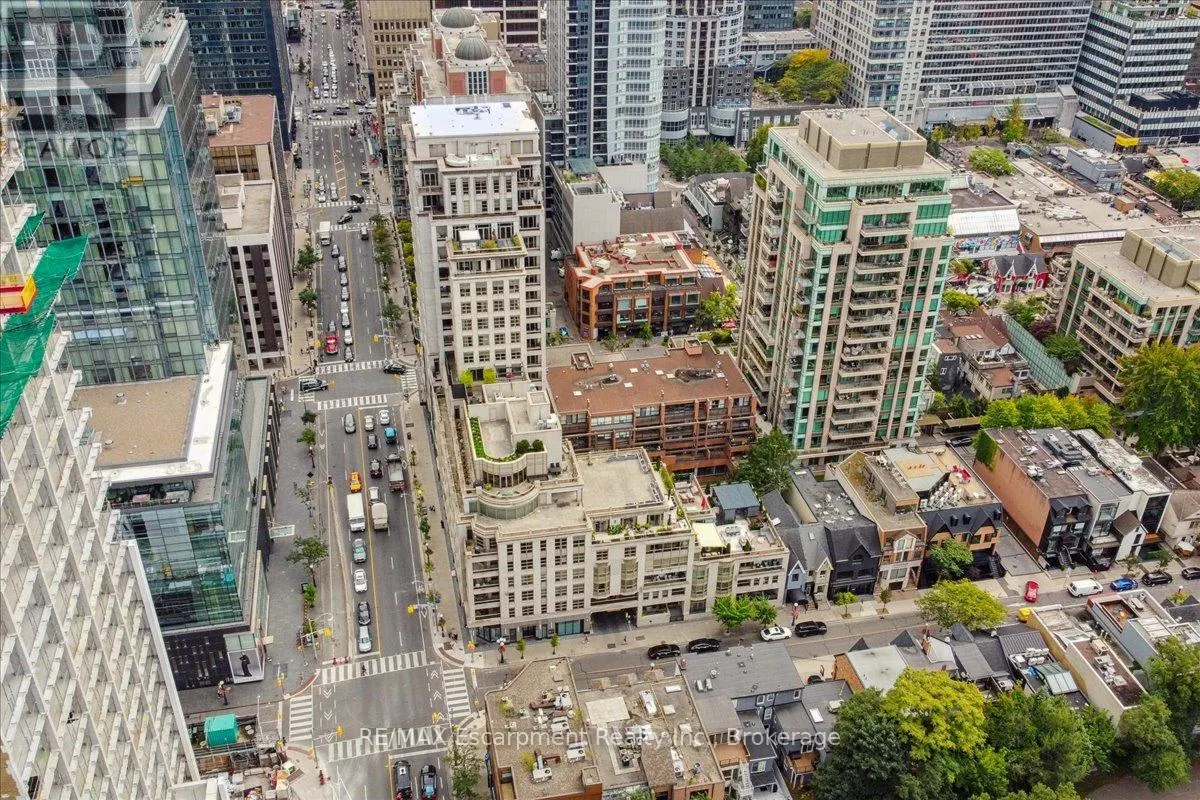 304 - 68 YORKVILLE AVENUE, #304