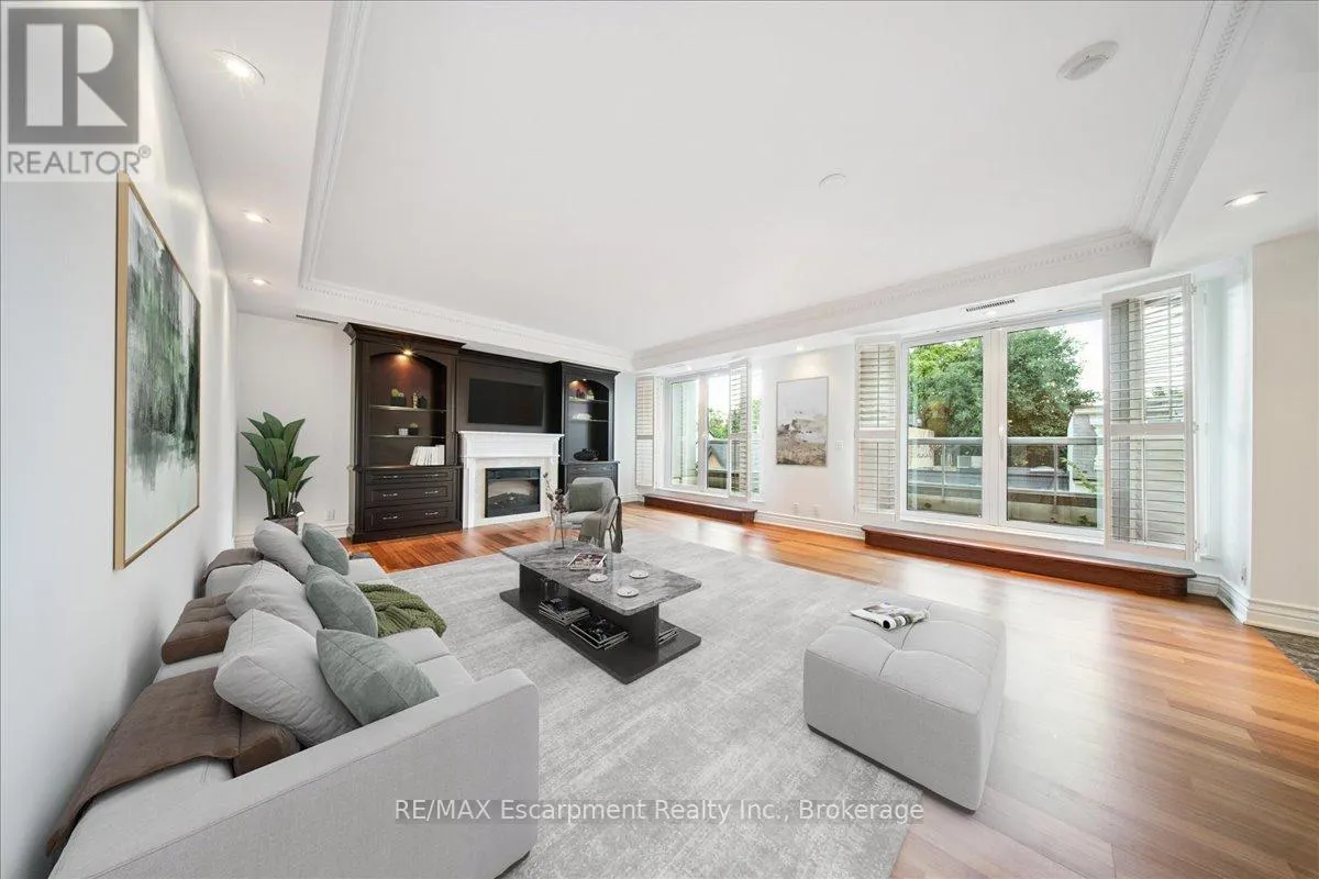 304 - 68 YORKVILLE AVENUE, #304