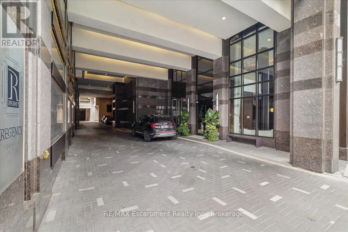 304 - 68 YORKVILLE AVENUE, #304
