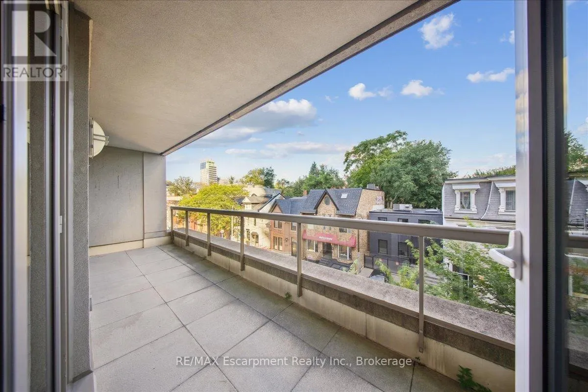 304 - 68 YORKVILLE AVENUE, #304