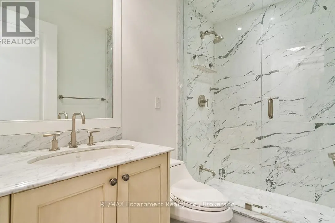 304 - 68 YORKVILLE AVENUE, #304
