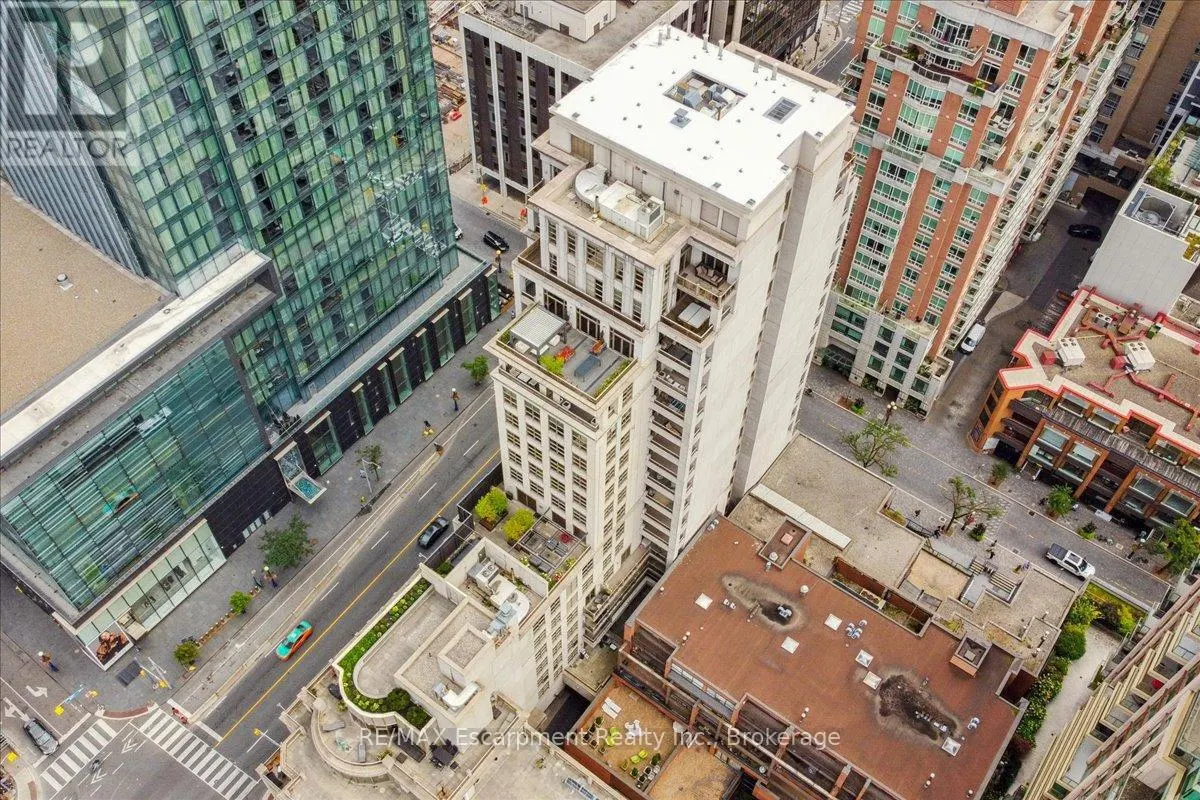 304 - 68 YORKVILLE AVENUE, #304