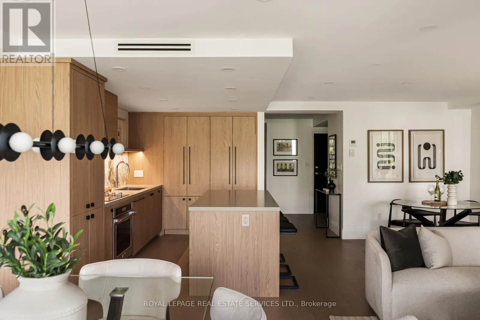 402 - 349 ST.CLAIR AVENUE W