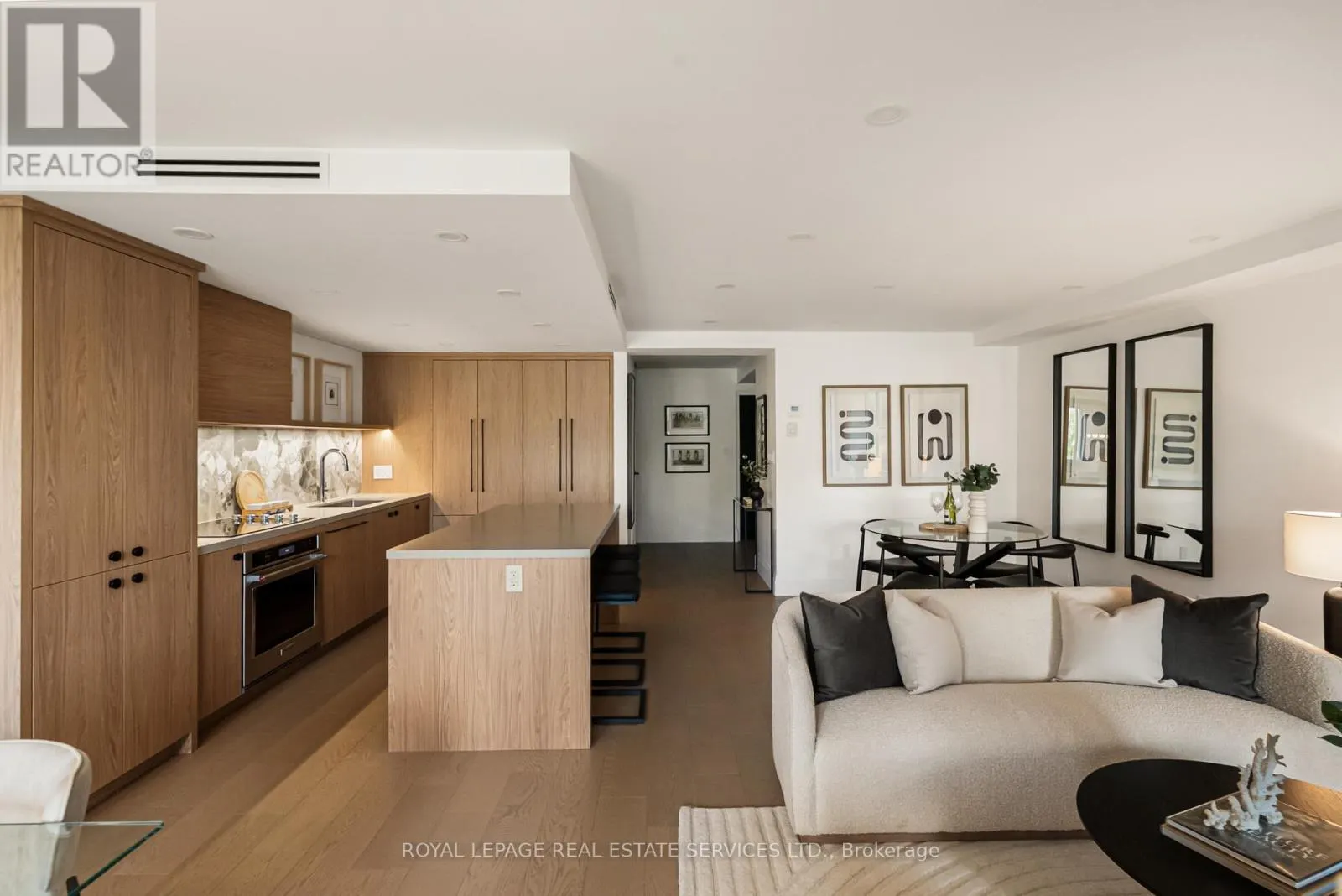 402 - 349 ST.CLAIR AVENUE W