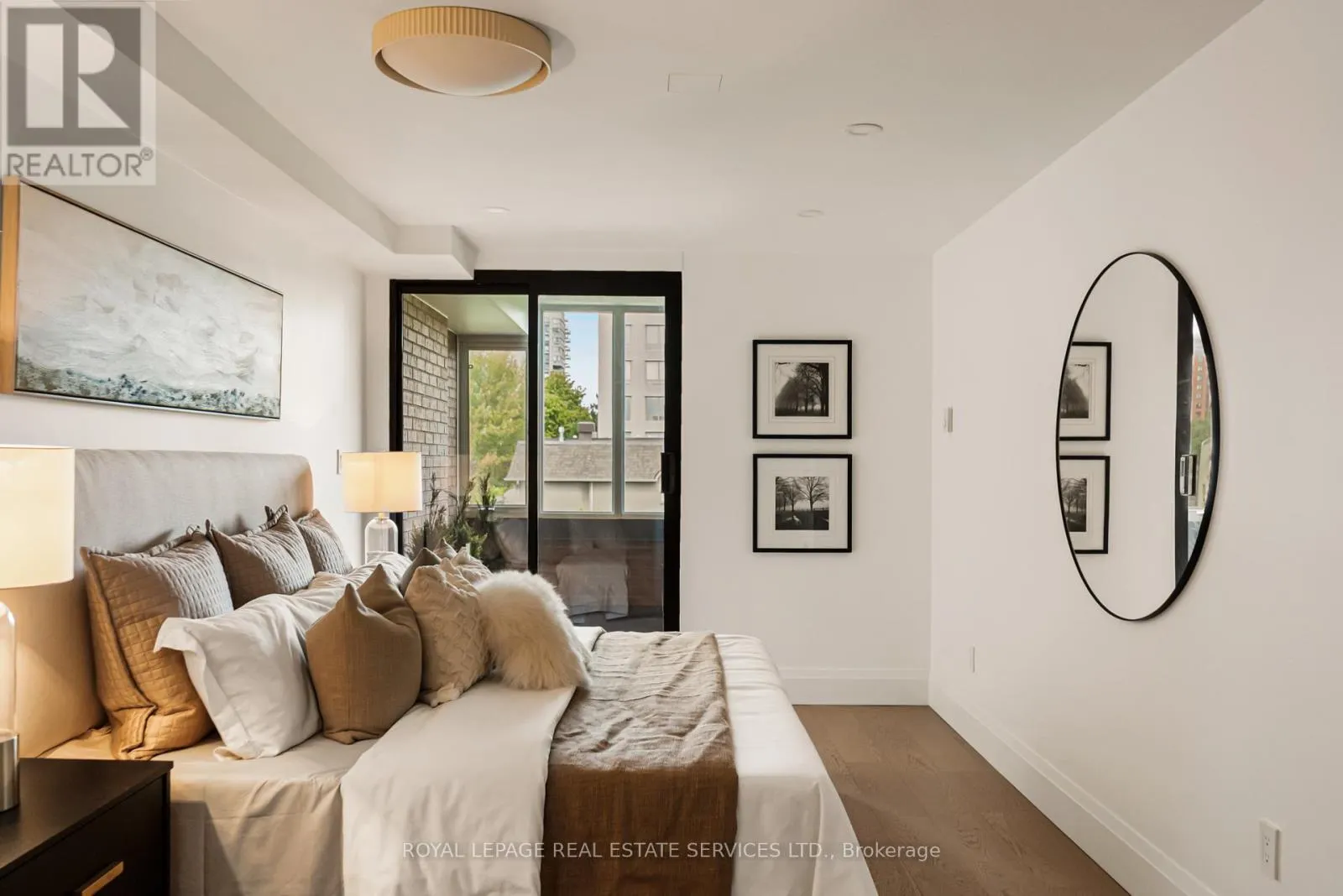 402 - 349 ST.CLAIR AVENUE W