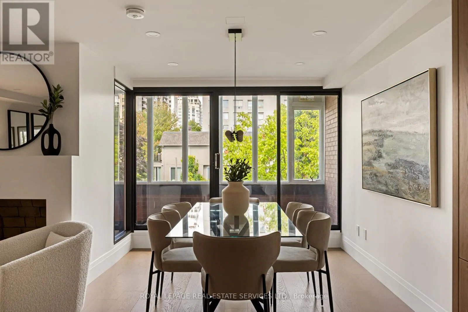 402 - 349 ST.CLAIR AVENUE W