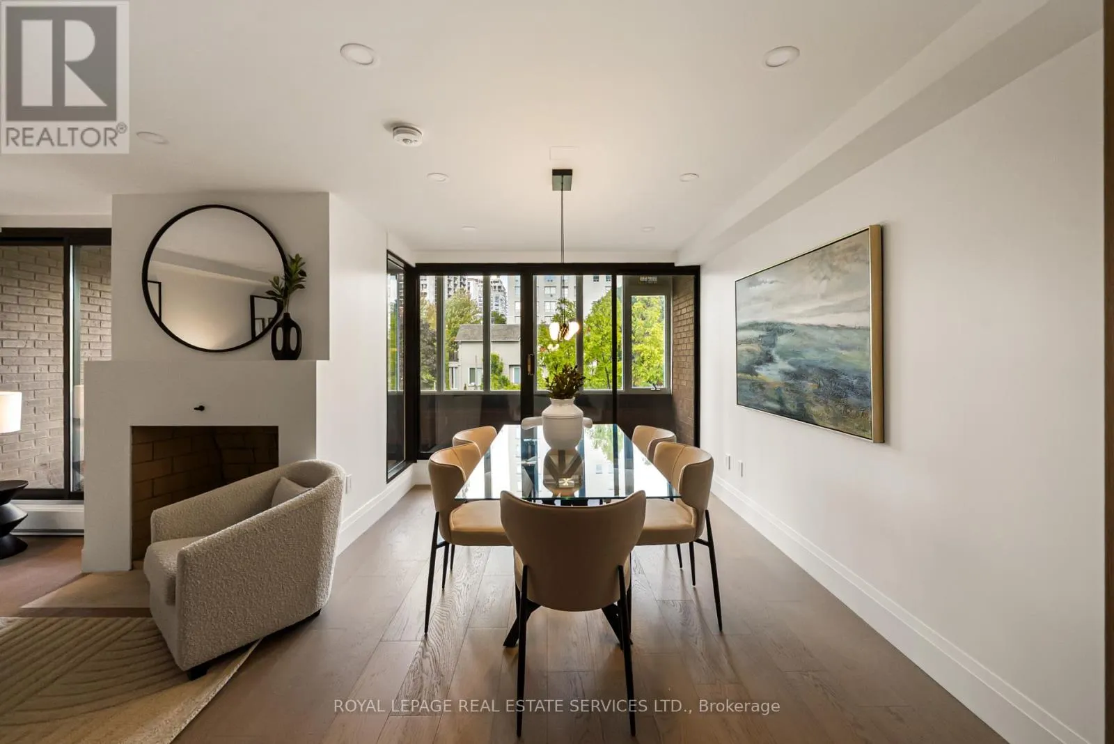 402 - 349 ST.CLAIR AVENUE W