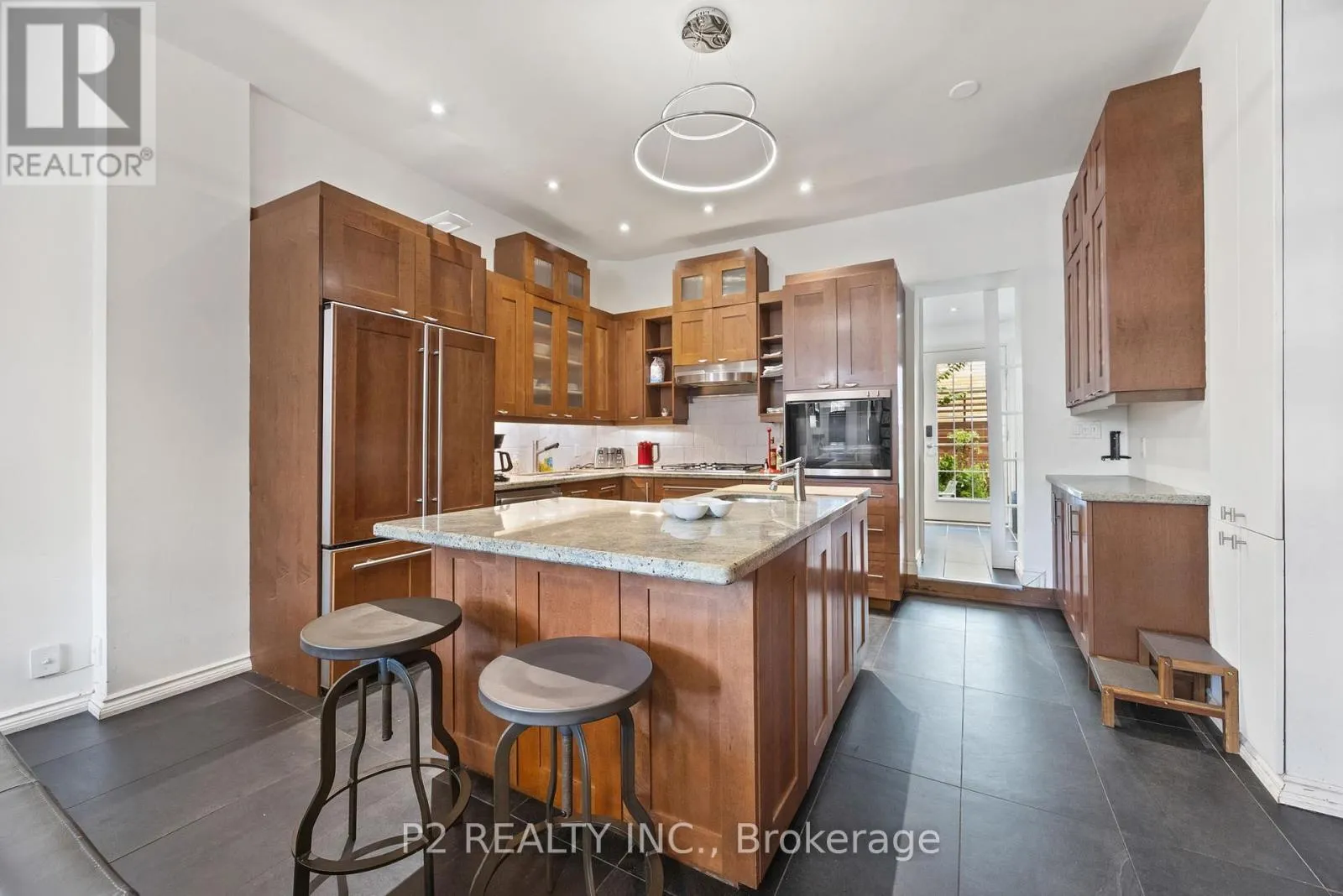206 - 84 LONDON STREET