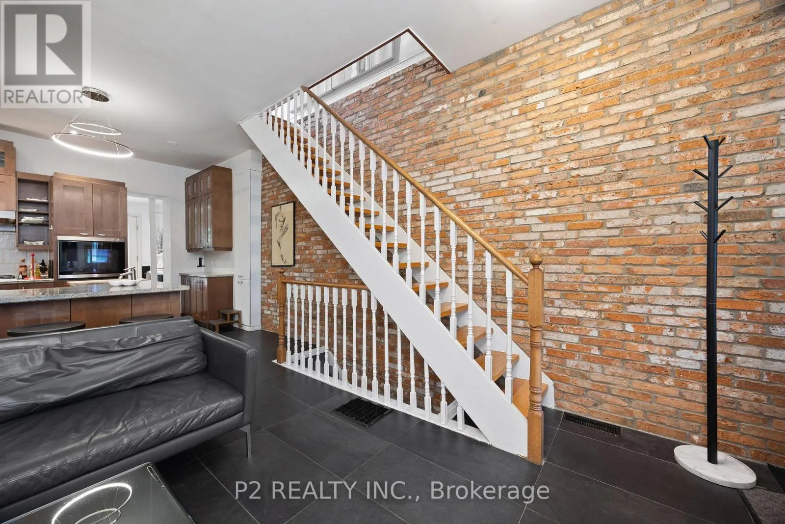 206 - 84 LONDON STREET