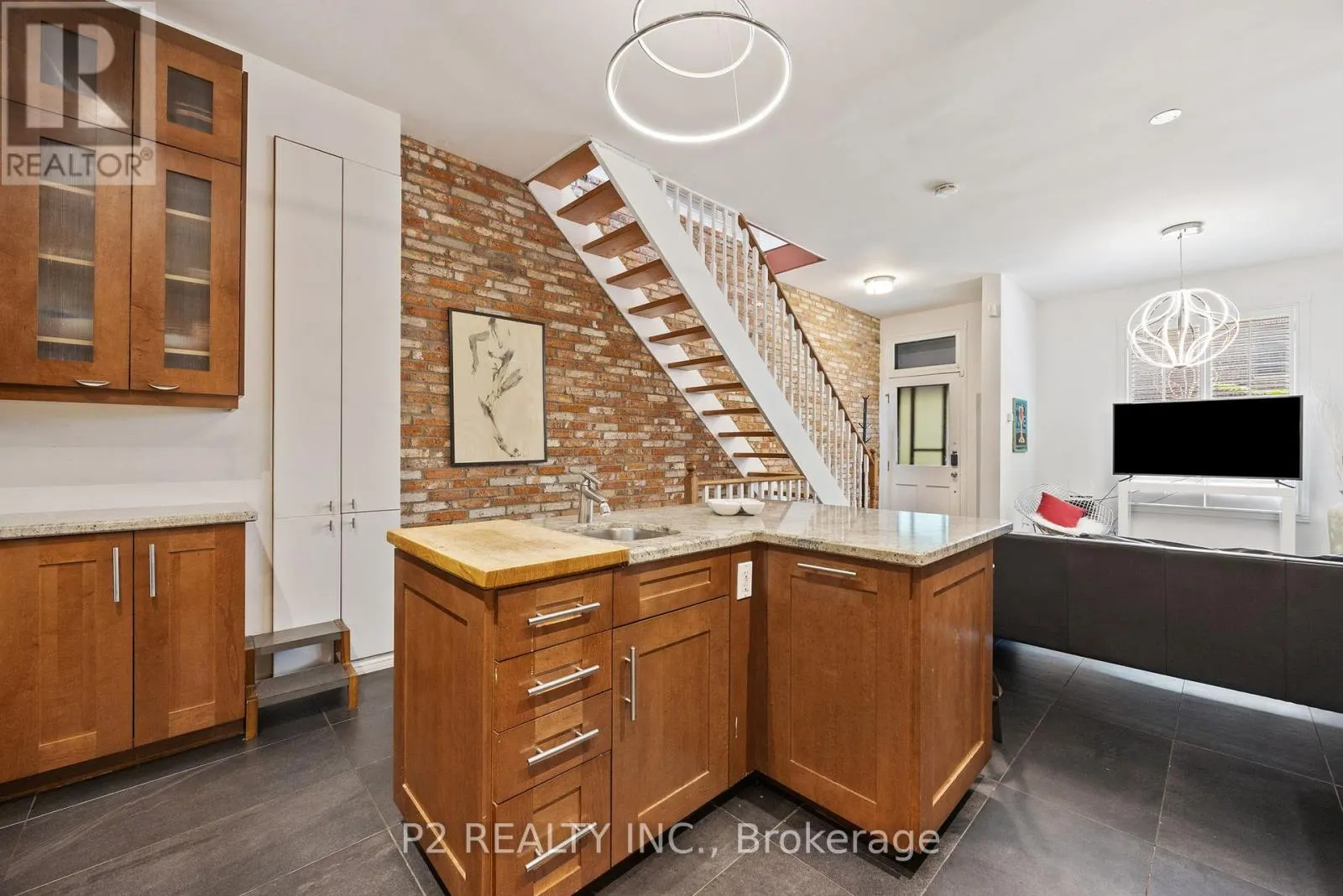 206 - 84 LONDON STREET