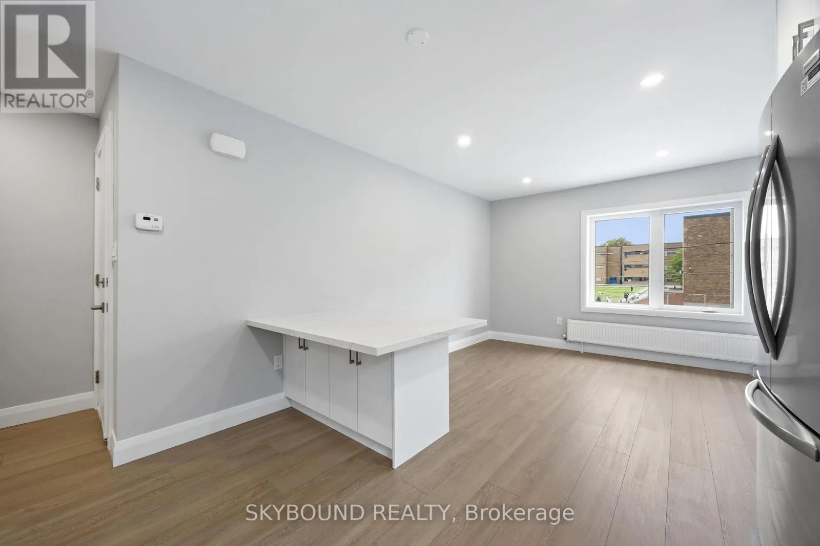 3-UPPER - 1731 DUFFERIN STREET