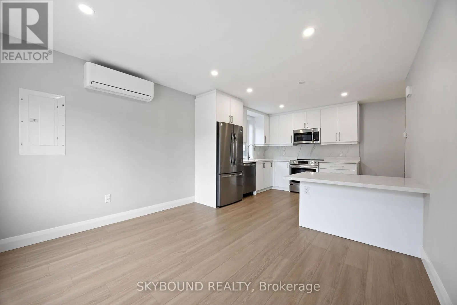 3-UPPER - 1731 DUFFERIN STREET