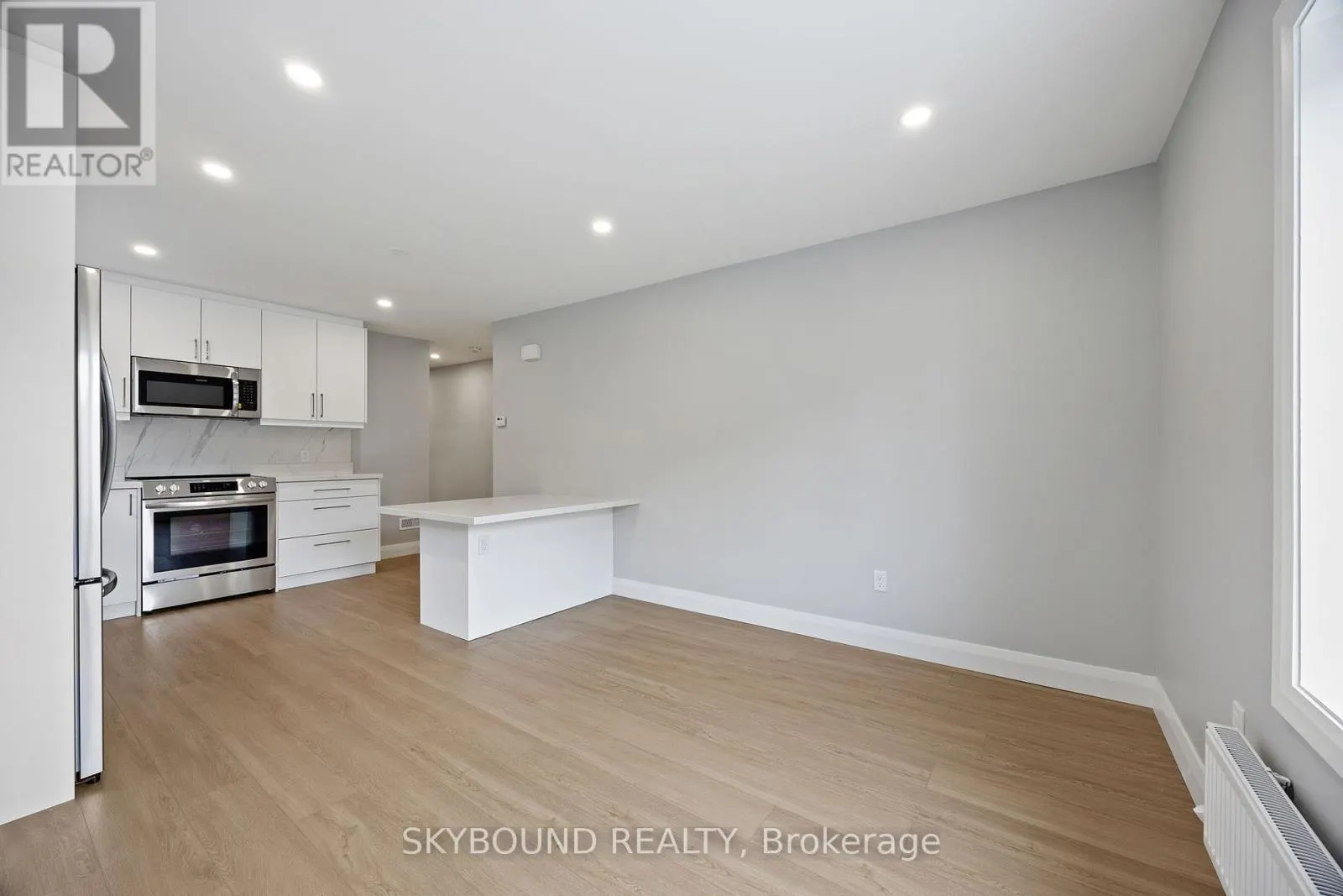 3-UPPER - 1731 DUFFERIN STREET