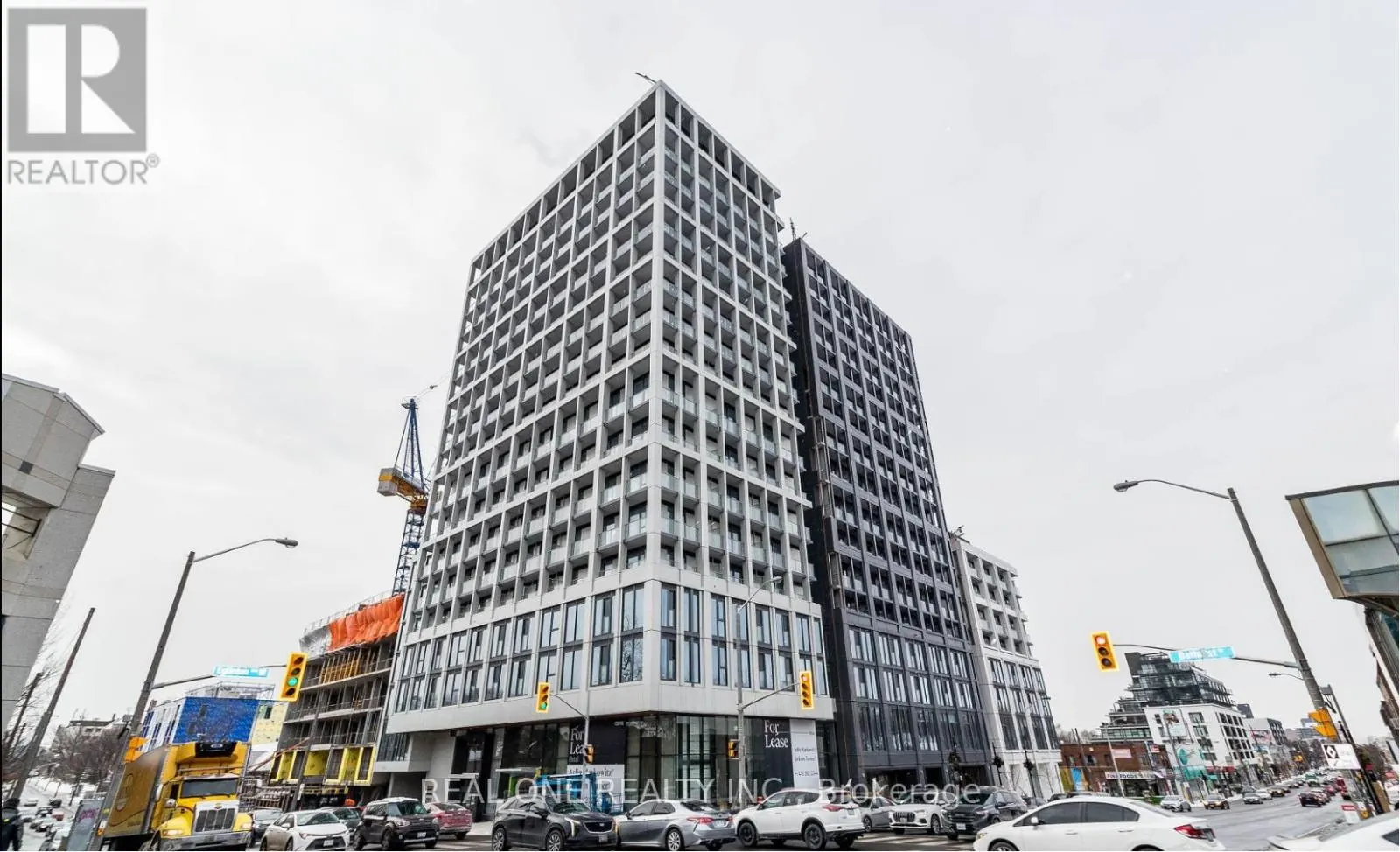 818 - 2020 BATHURST STREET