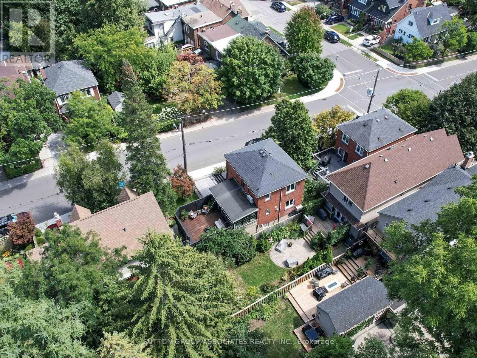 246 FORMAN AVENUE