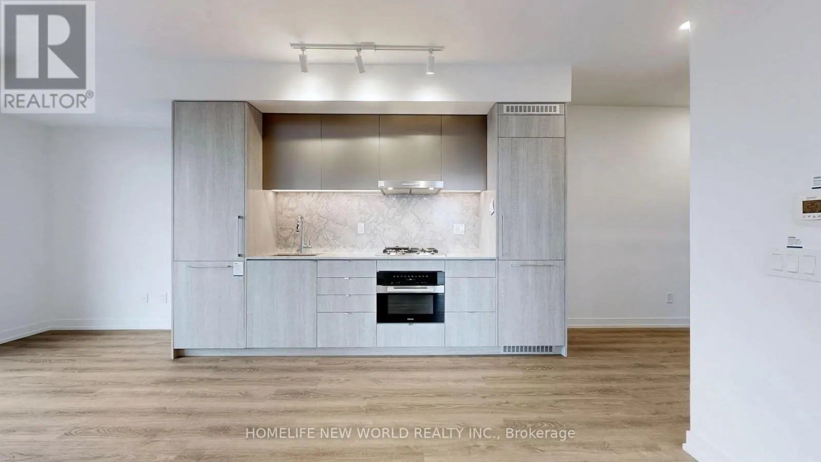 1908 - 771 YONGE STREET