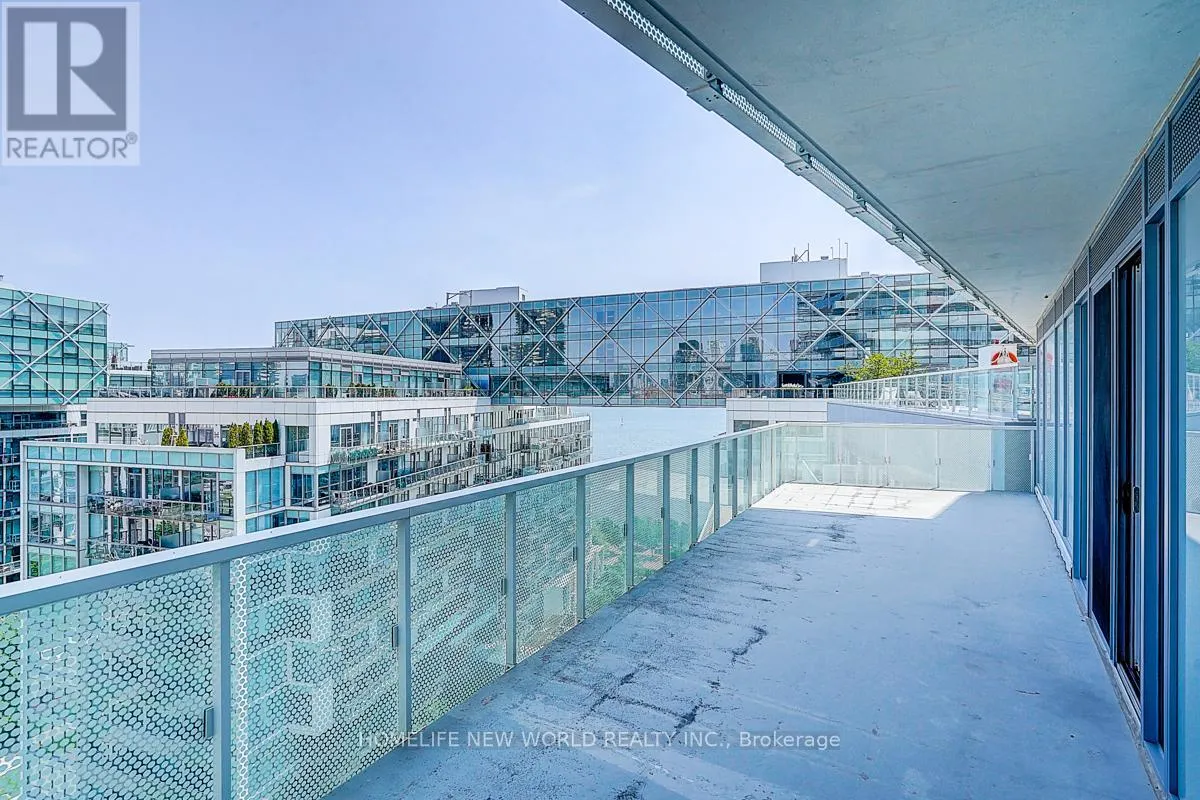 1202 - 15 QUEENS QUAY E