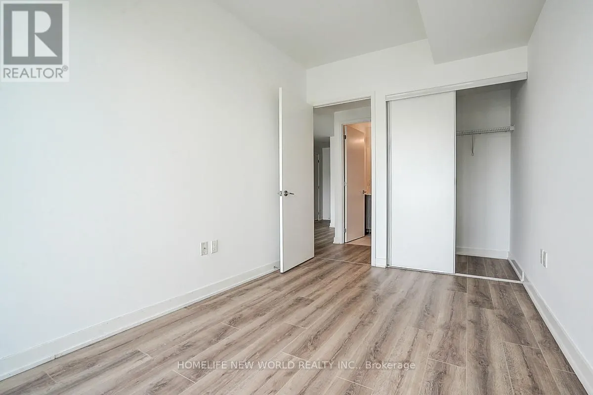 1202 - 15 QUEENS QUAY E