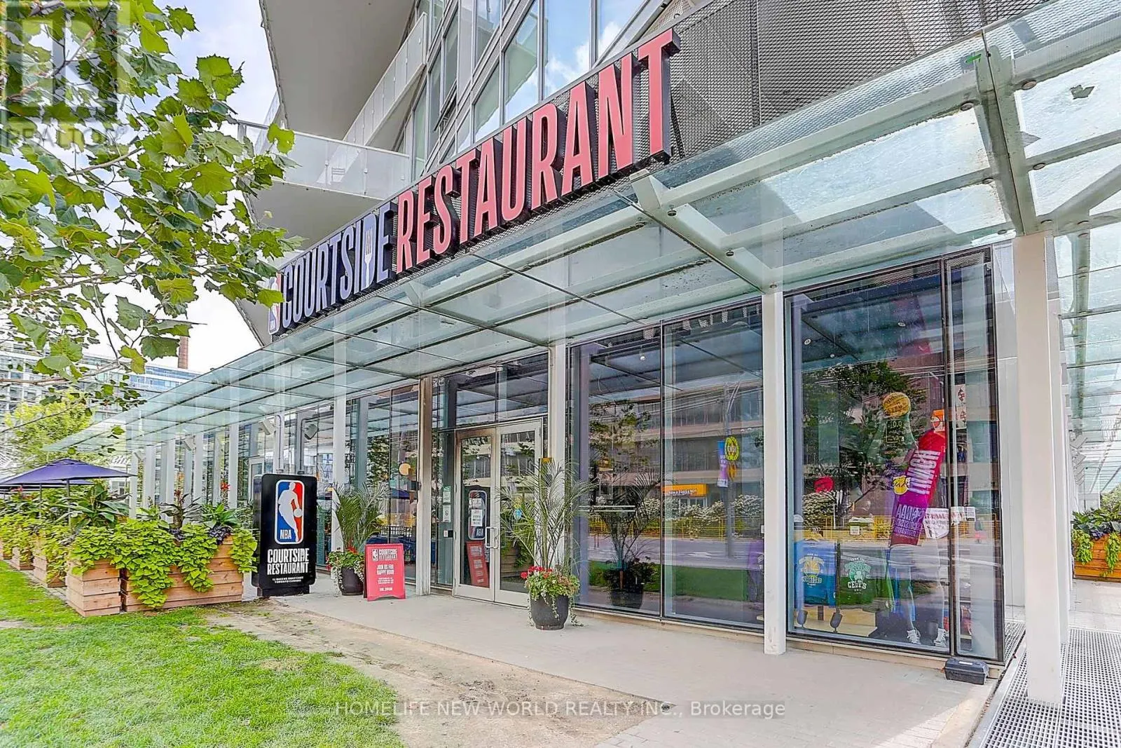 1202 - 15 QUEENS QUAY E