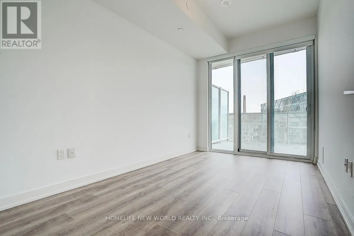1202 - 15 QUEENS QUAY E