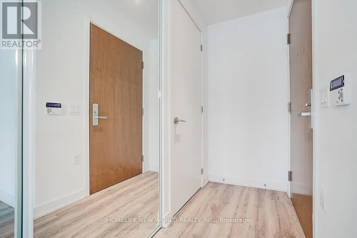 1202 - 15 QUEENS QUAY E