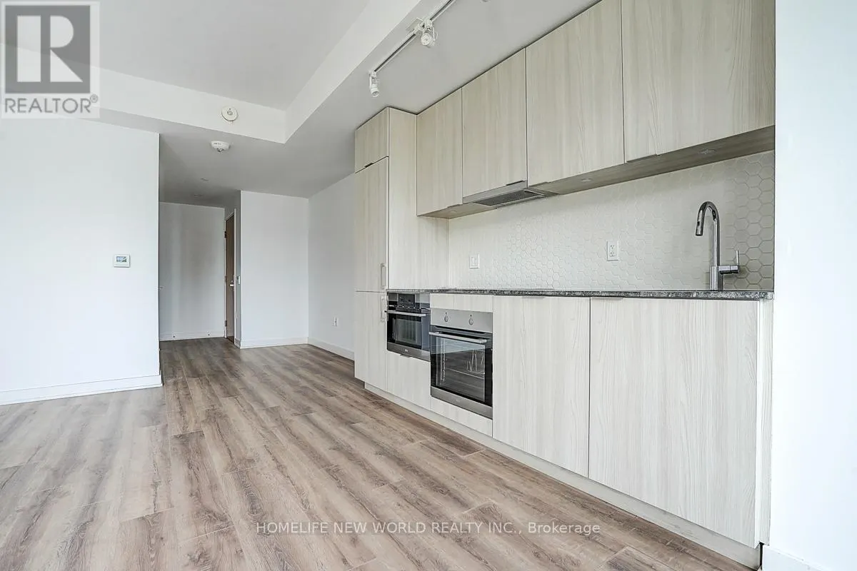 1202 - 15 QUEENS QUAY E