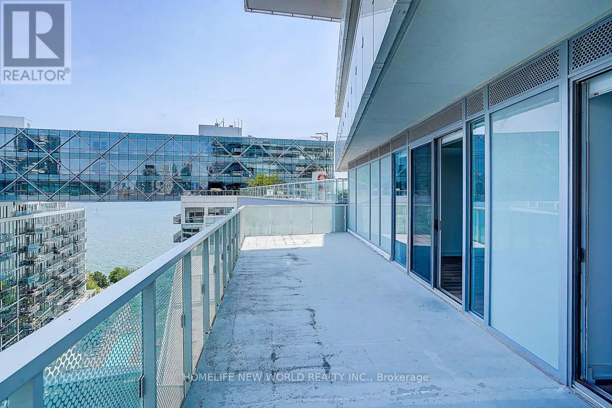 1202 - 15 QUEENS QUAY E