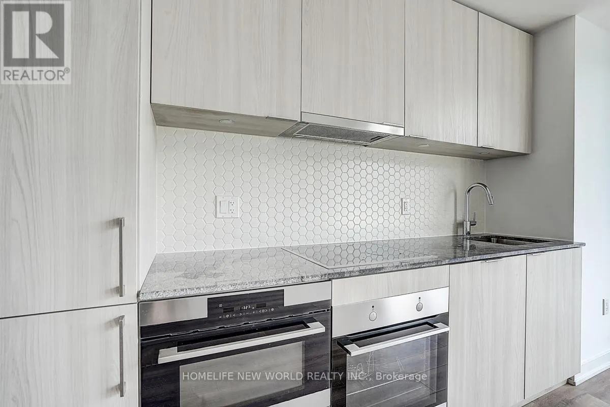 1202 - 15 QUEENS QUAY E