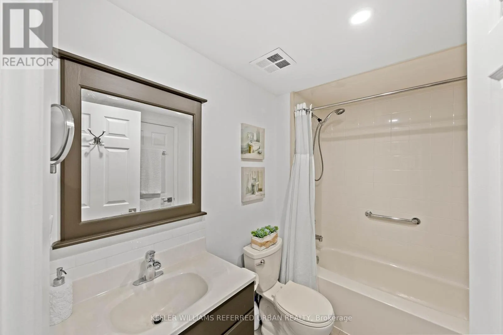 618 - 574 WELLINGTON STREET W
