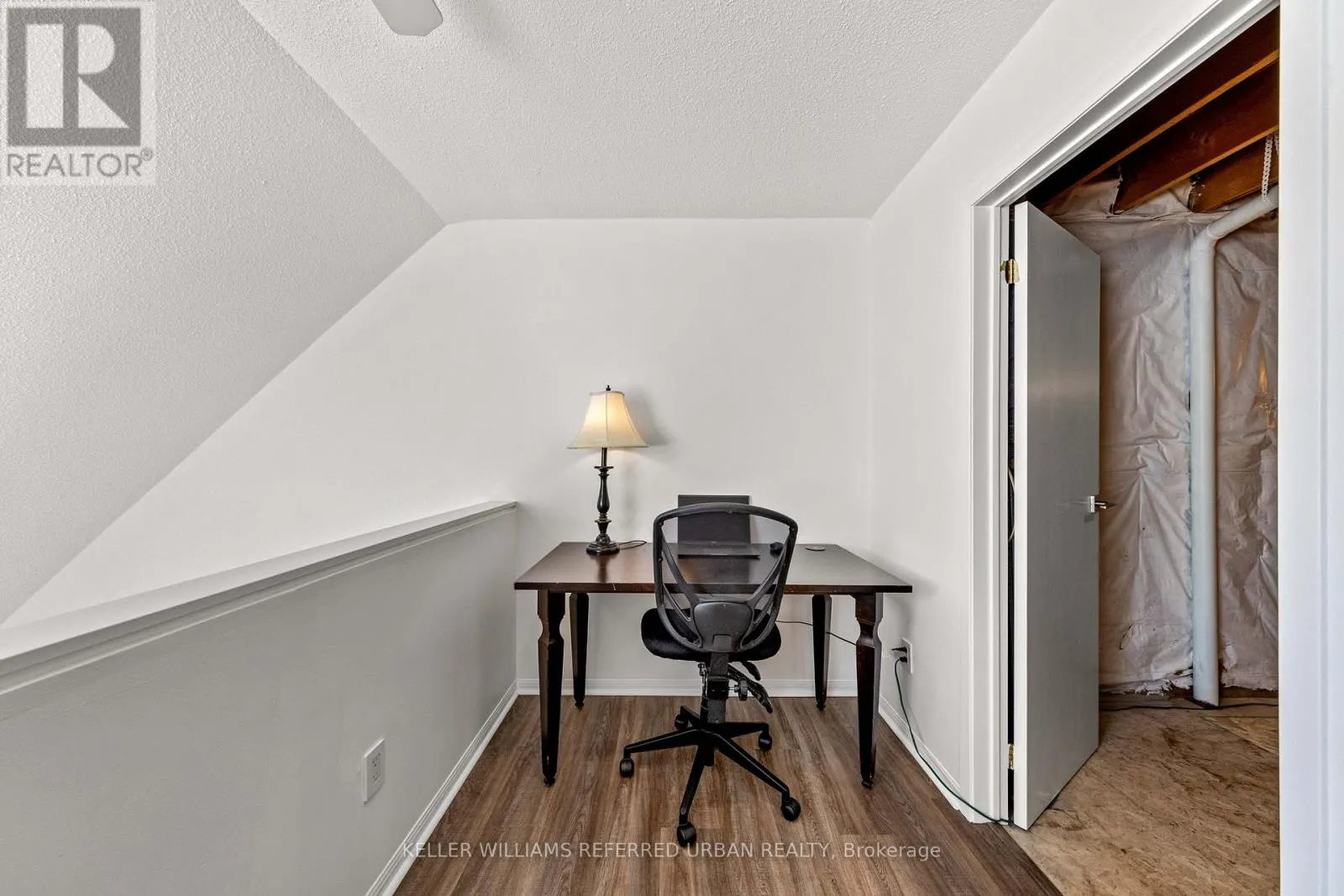 618 - 574 WELLINGTON STREET W