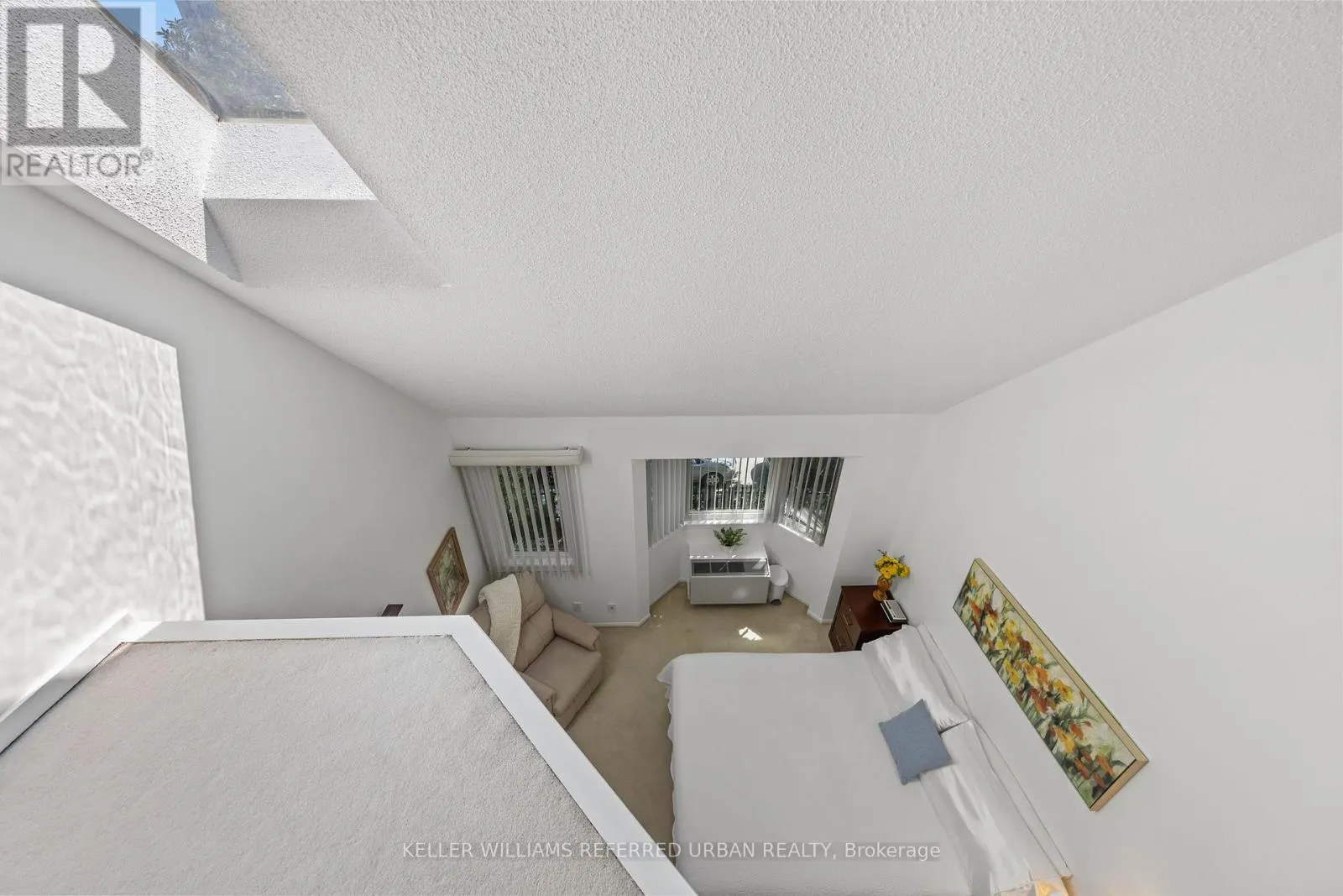 618 - 574 WELLINGTON STREET W