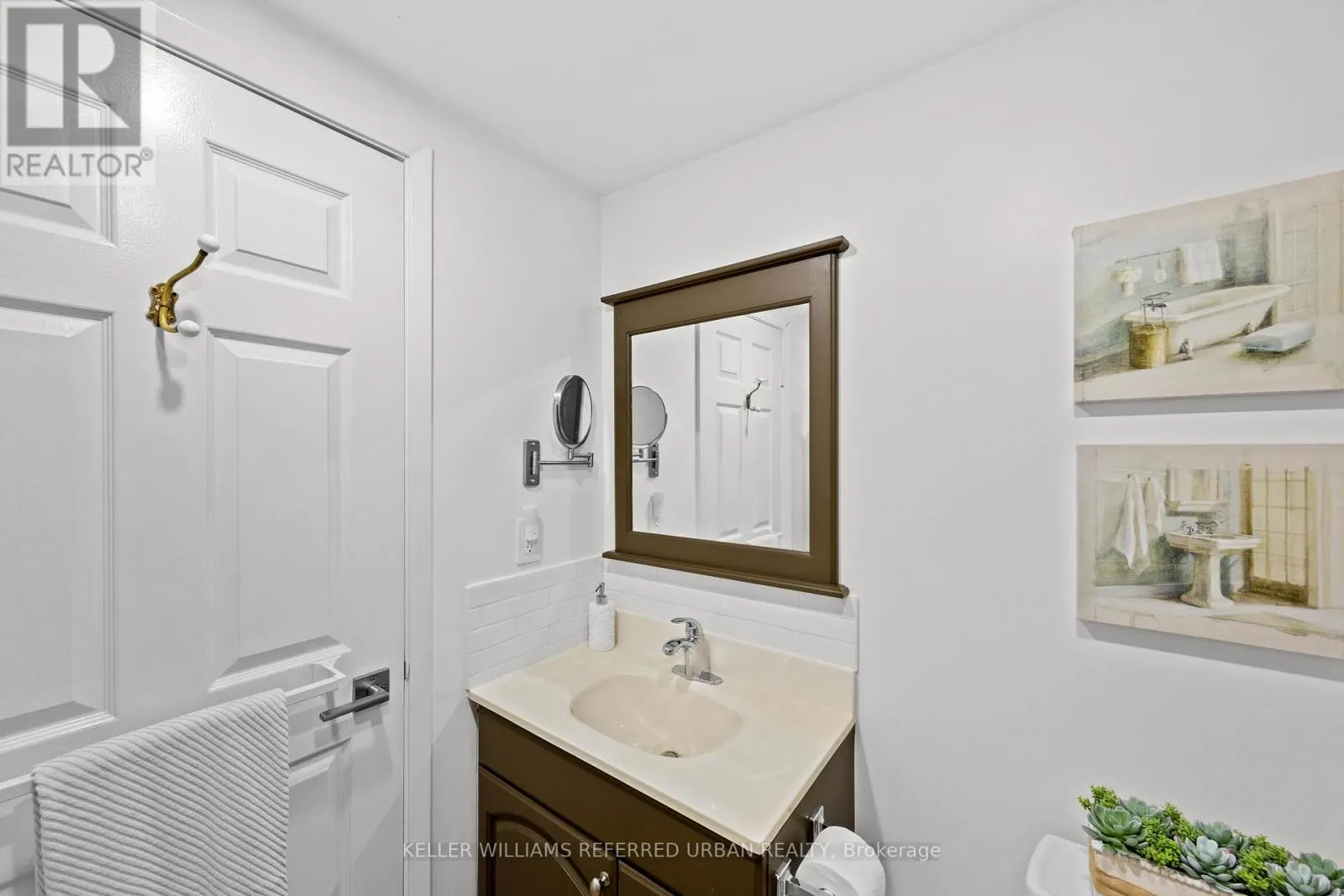 618 - 574 WELLINGTON STREET W