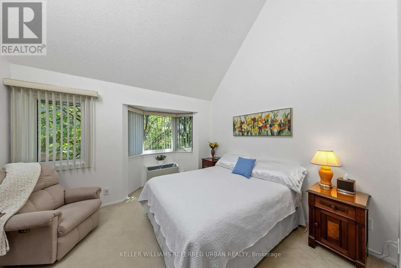618 - 574 WELLINGTON STREET W
