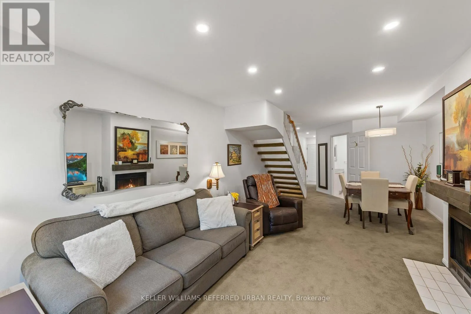 618 - 574 WELLINGTON STREET W