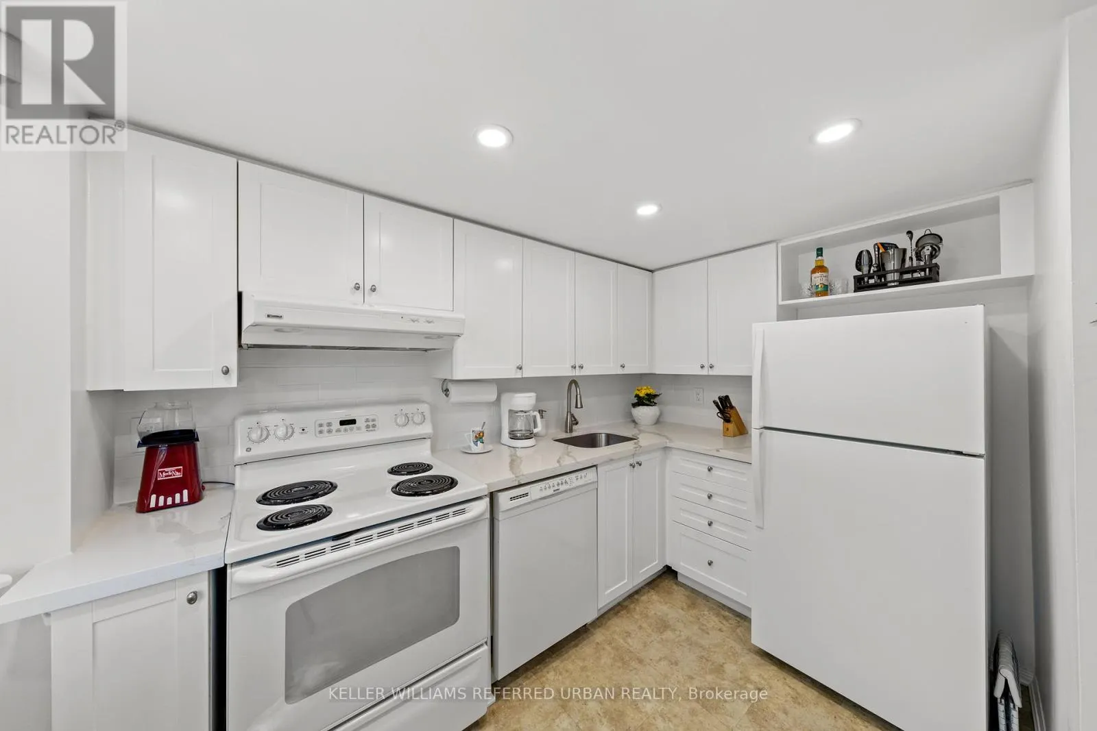 618 - 574 WELLINGTON STREET W