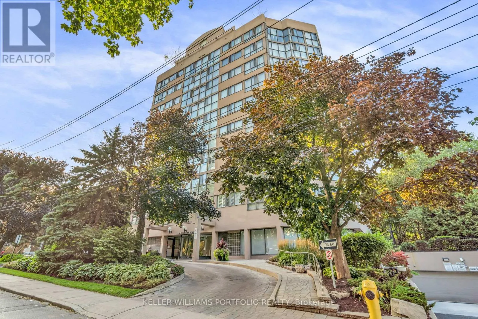 805 - 10 TICHESTER ROAD N