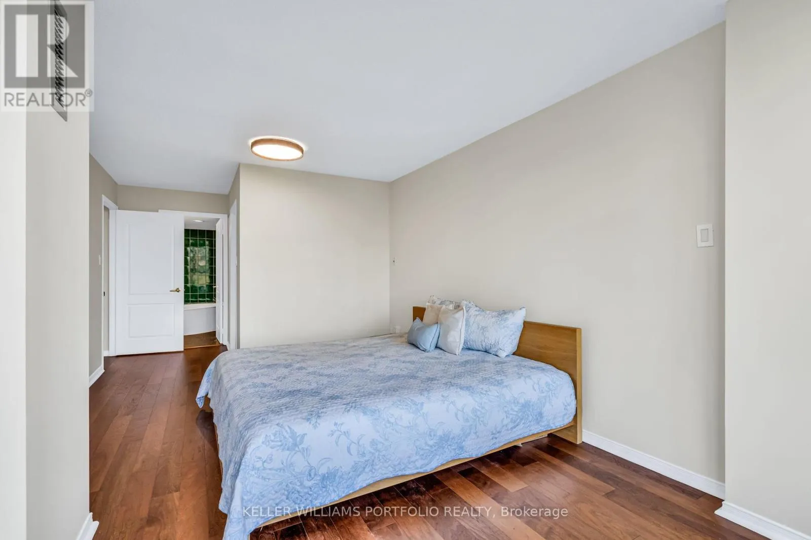 805 - 10 TICHESTER ROAD N
