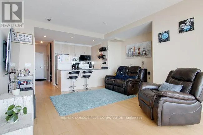 3206 - 208 QUEENS QUAY W