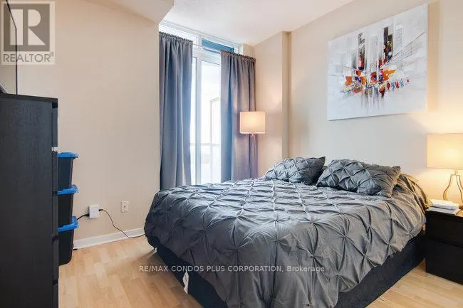 3206 - 208 QUEENS QUAY W