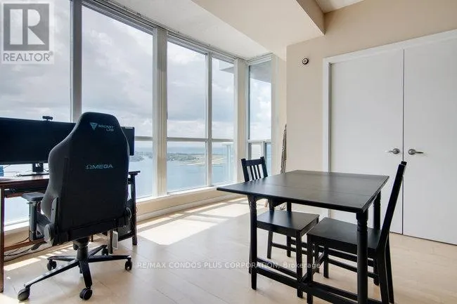 3206 - 208 QUEENS QUAY W