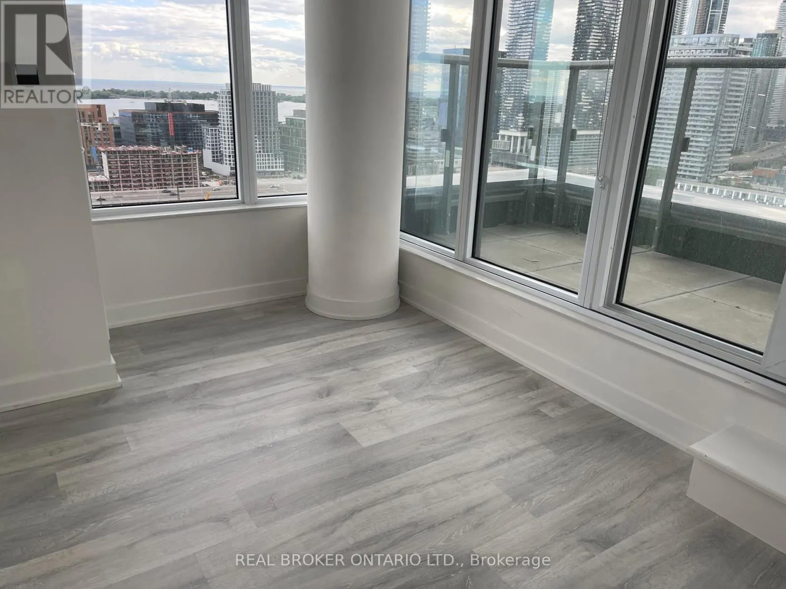 2327 - 135 LOWER SHERBOURNE STREET
