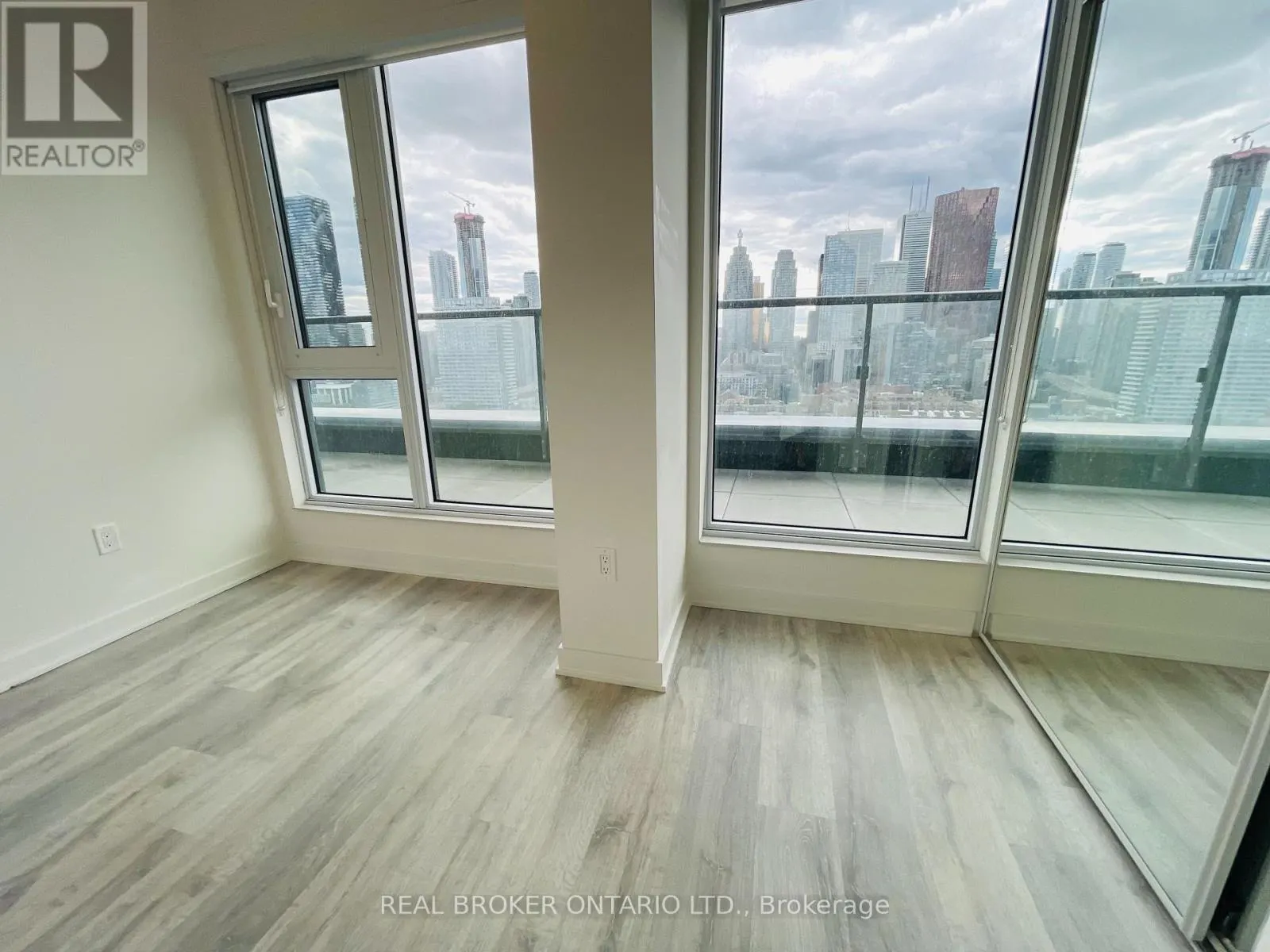 2327 - 135 LOWER SHERBOURNE STREET