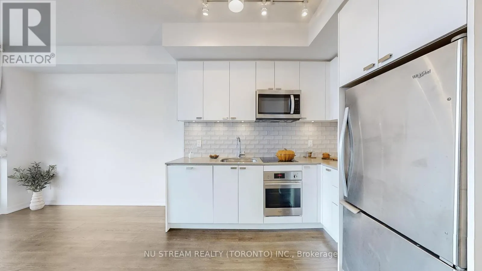 2708 - 56 FOREST MANOR ROAD