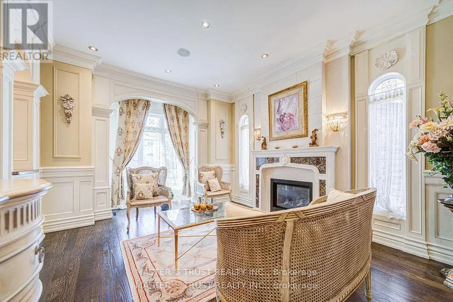 216 PARKVIEW AVENUE