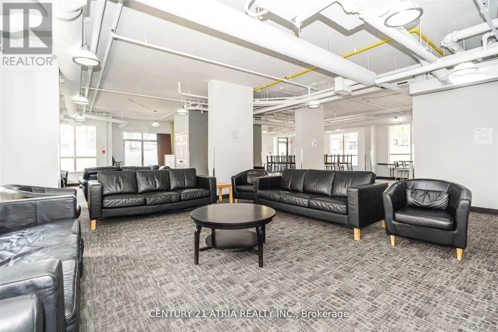 215 - 800 KING STREET W