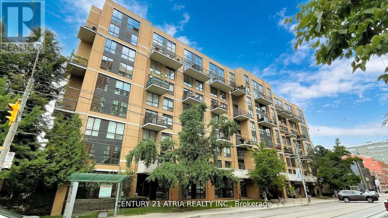 215 - 800 KING STREET W